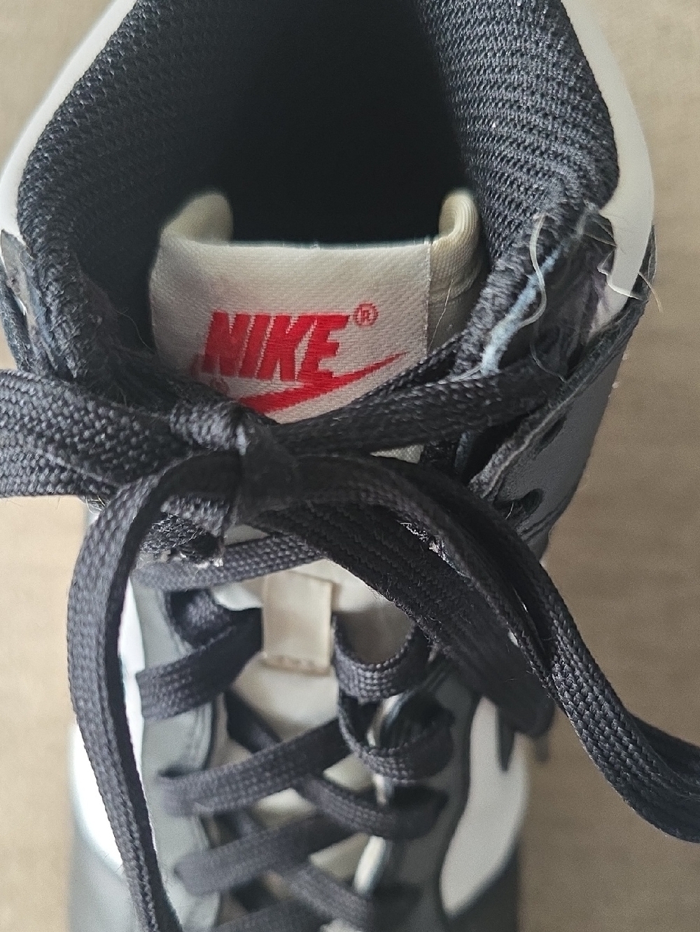 Nike Black & White High-Top Sneakers 8.5 - Picture 4 of 10